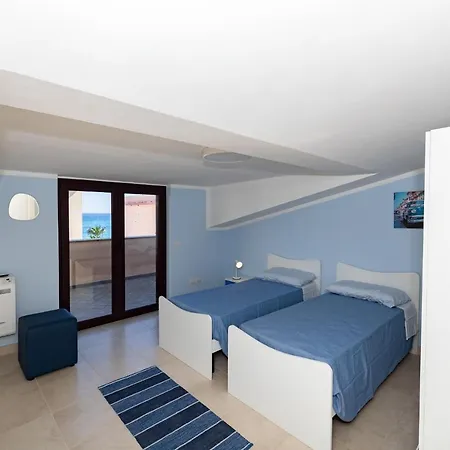 Chiaro Di Luna Roccella Ionica