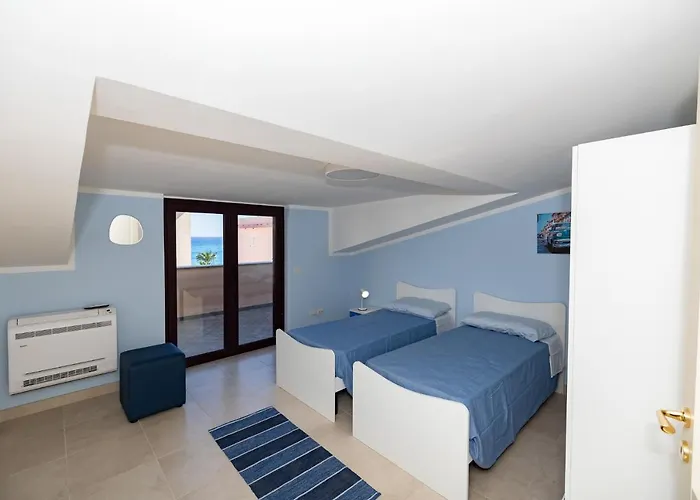 Chiaro Di Luna ロッチェッラ・イオーニカ